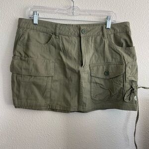 Green aeropostal cargo skirt